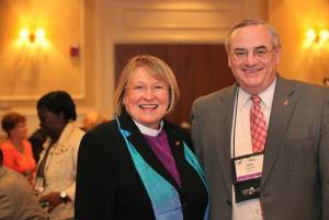 Bischöfin Rosemarie Wenner mit ihrem Vorgänger Bischof Larry Goodpaster - Quelle: www.emk.de