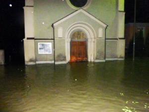 Auferstehungskirche in Passau unter Wasser - Foto: Alt-Katholische Gemeinde Passau