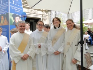von links nach rechts: Gilbert Then, Klara Göbel, Alexandra Pook, Dr. Dorrit Rönn