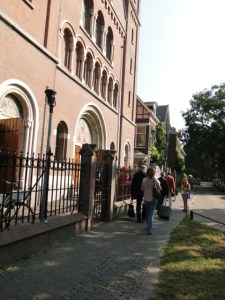 Eingangsportal der St. Gertudis-Kathedraal in Utrecht, unserer Erzbischofs-Kathedrale und Alt-Katholischen Pfarrkirche in Utrecht