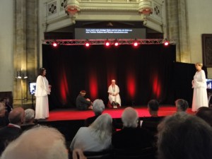 Ein Laienspiel von Adrie Paasen zum Motto des Kongresses: "Steh auf und geh!"